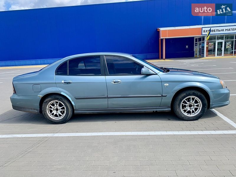 Седан Chevrolet Evanda 2005 в Сумах