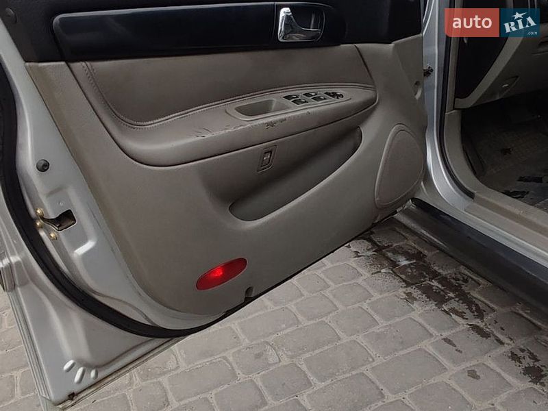 Седан Chevrolet Evanda 2006 в Львові
