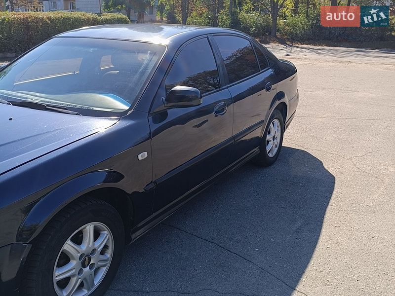 Седан Chevrolet Evanda 2005 в Каневі