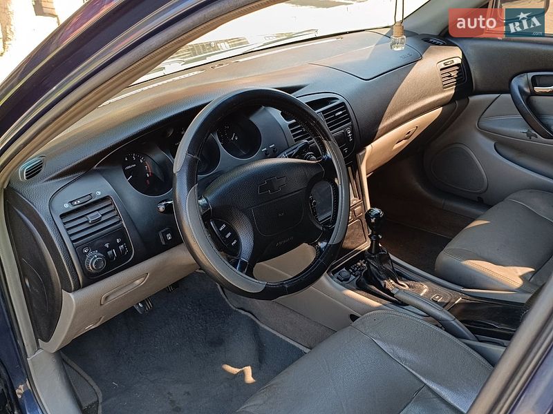 Седан Chevrolet Evanda 2005 в Каневі