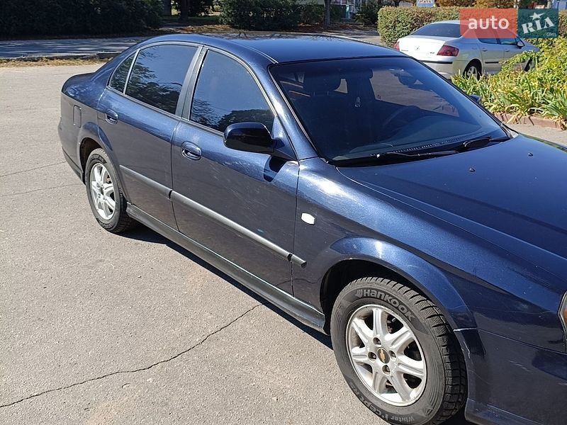 Седан Chevrolet Evanda 2005 в Каневі