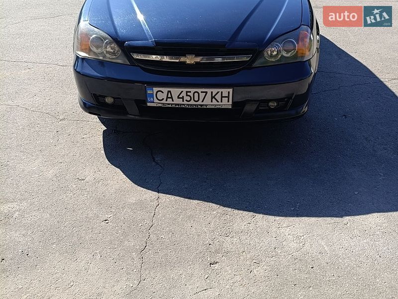 Седан Chevrolet Evanda 2005 в Каневі