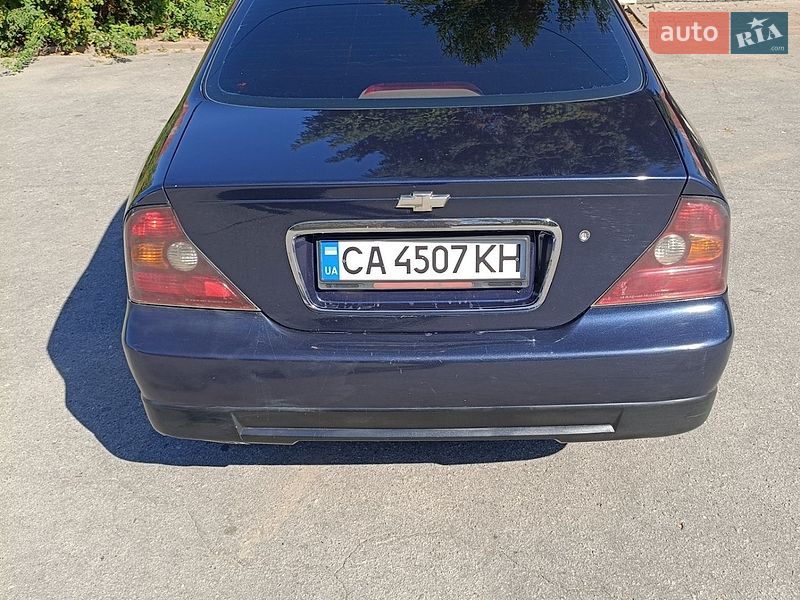 Седан Chevrolet Evanda 2005 в Каневі