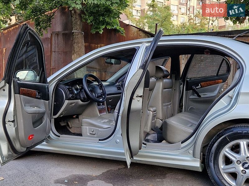 Седан Chevrolet Evanda 2005 в Кривому Розі
