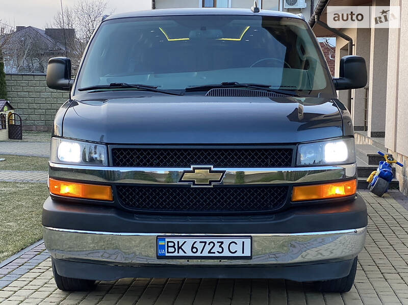 Минивэн Chevrolet Express 2017 в Ровно