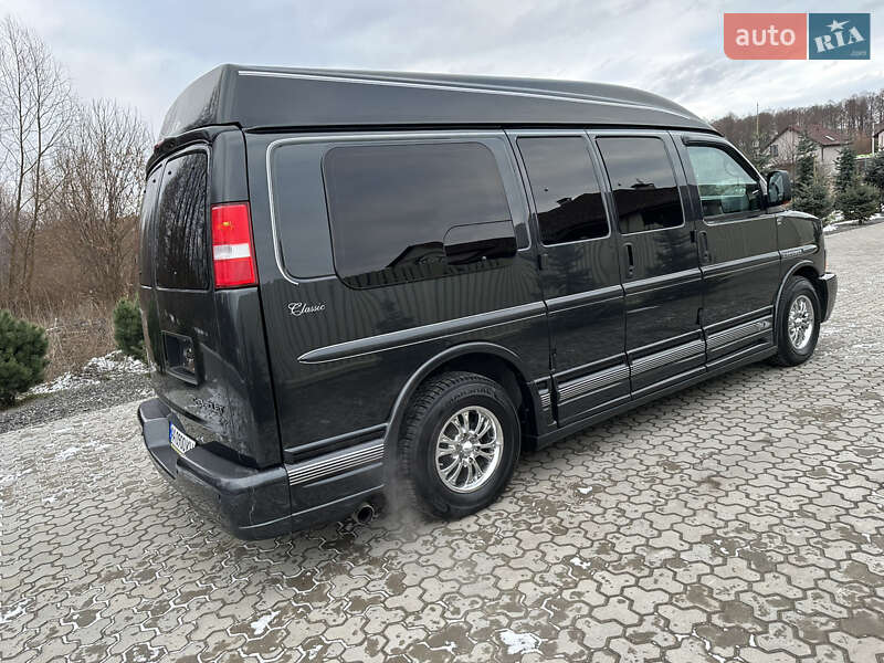Минивэн Chevrolet Express 2004 в Киеве