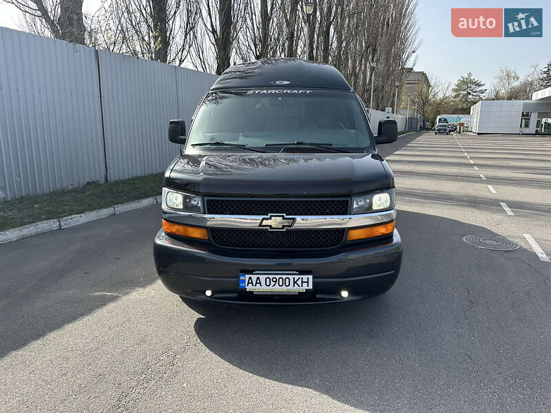 Минивэн Chevrolet Express 2004 в Киеве