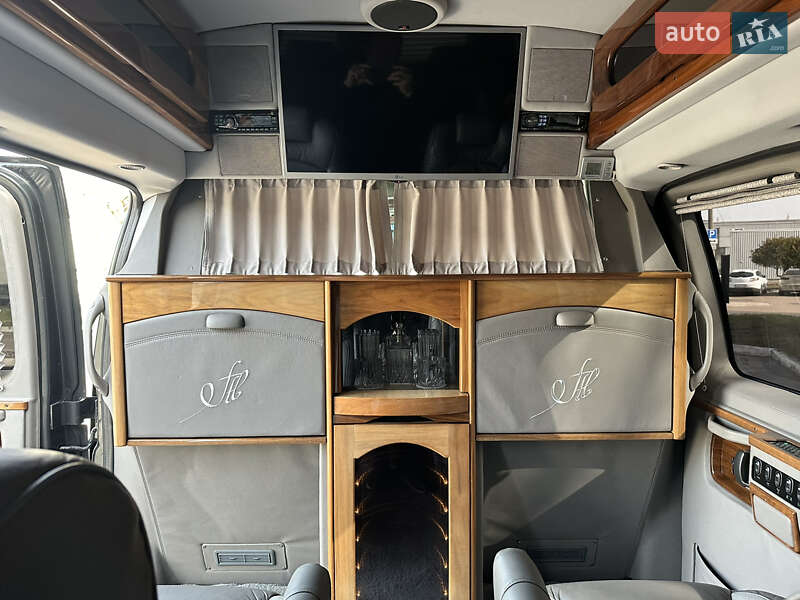Минивэн Chevrolet Express 2004 в Киеве