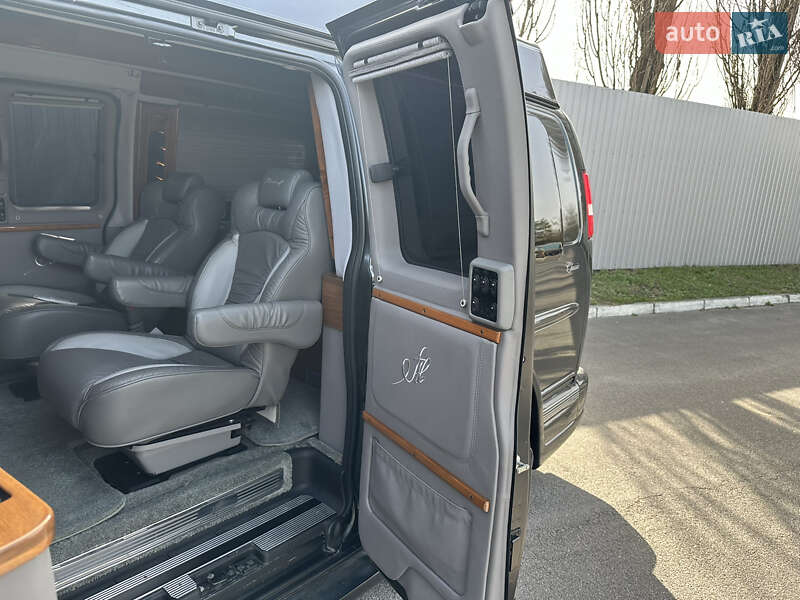 Минивэн Chevrolet Express 2004 в Киеве