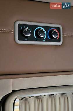 Минивэн Chevrolet Express 2011 в 