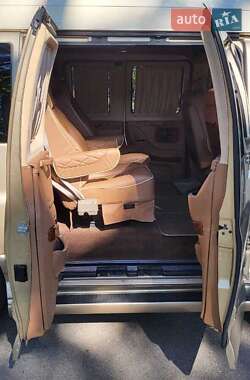 Минивэн Chevrolet Express 2011 в 