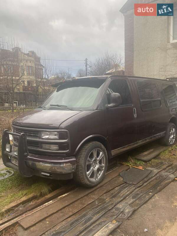 Минивэн Chevrolet Express 1996 в Киеве