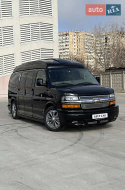 Минивэн Chevrolet Express 2013 в 