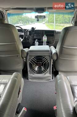 Минивэн Chevrolet Express 2004 в 