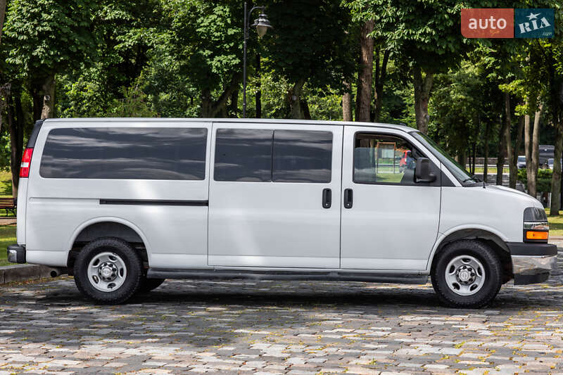 Минивэн Chevrolet Express 2018 в Киеве фото 11 Минивэн Chevrolet Express 2018 в Киеве
