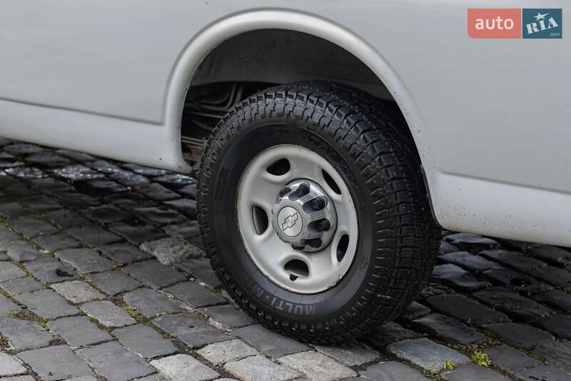 Минивэн Chevrolet Express 2018 в Киеве фото 16 Минивэн Chevrolet Express 2018 в Киеве