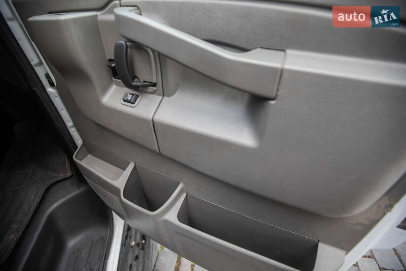 Минивэн Chevrolet Express 2018 в Киеве фото 36 Минивэн Chevrolet Express 2018 в Киеве