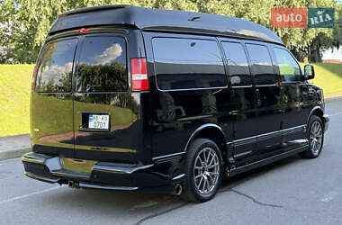 Минивэн Chevrolet Express 2012 в 