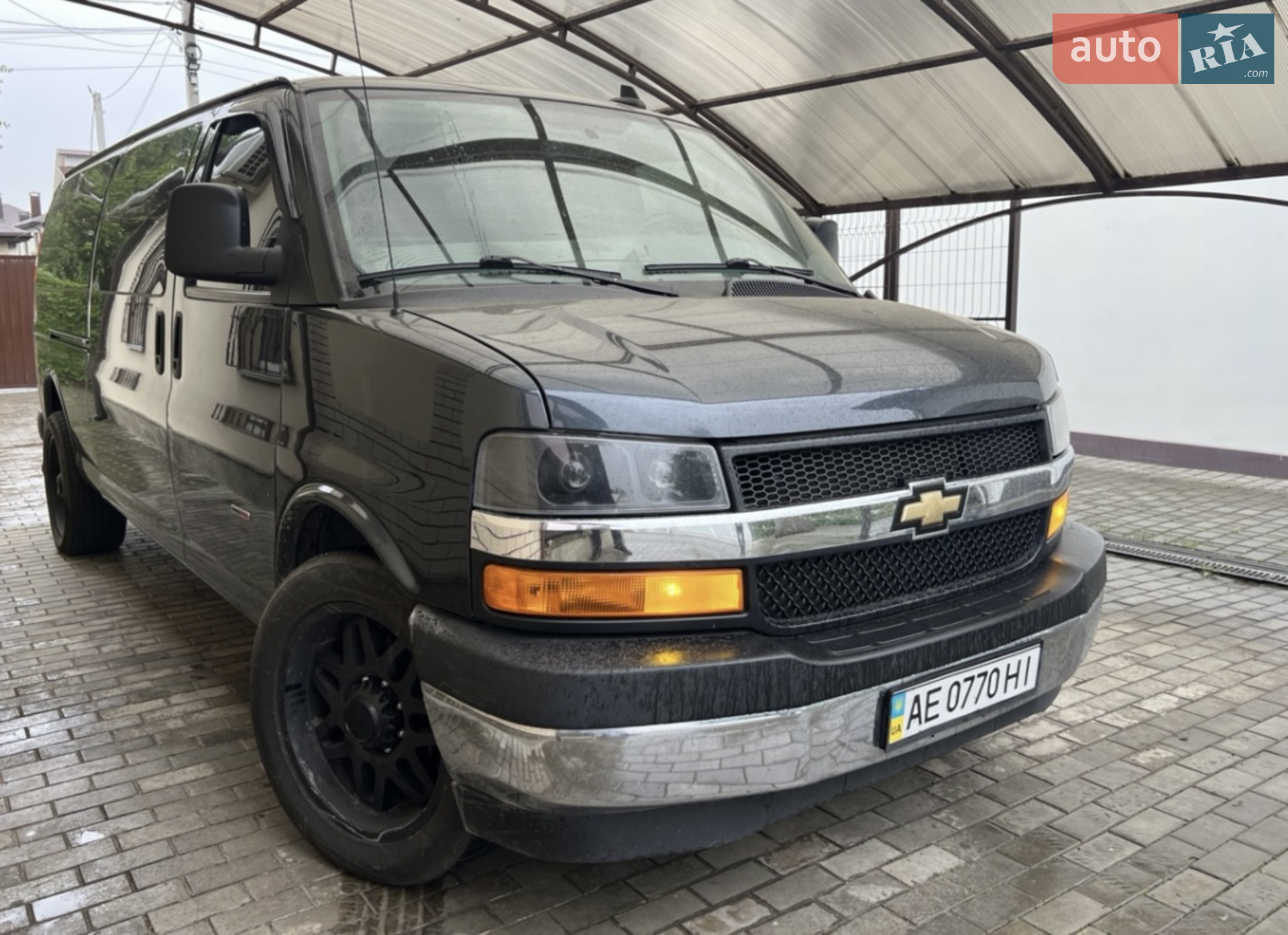 2017 Chevrolet Express - мініатюра 2