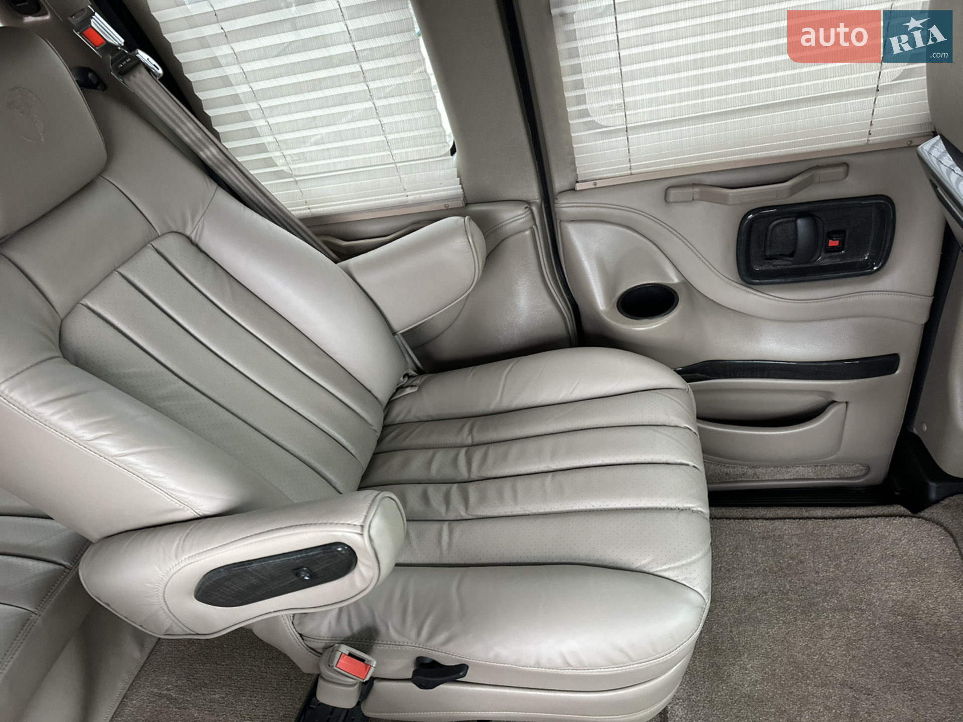 2012 Chevrolet Express - мініатюра 41