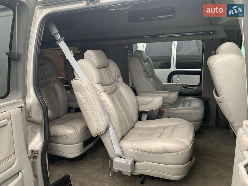 Минивэн Chevrolet Express 2010 в Киеве