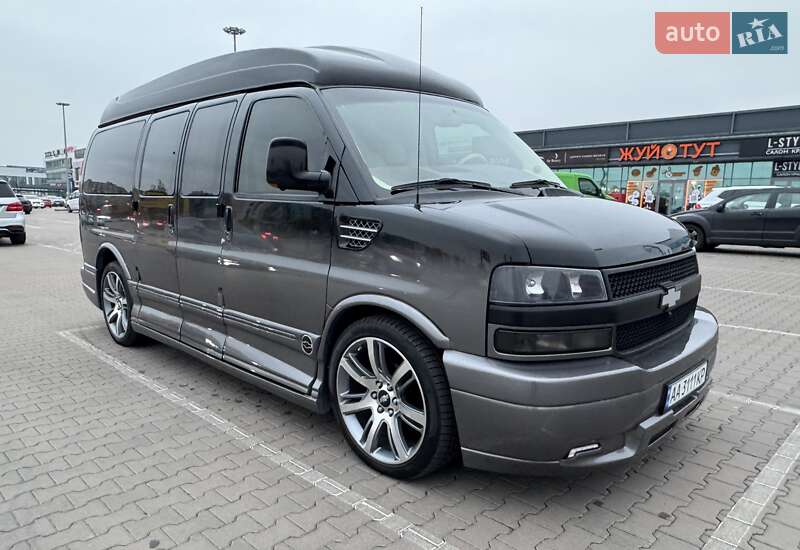 Мінівен Chevrolet Express 2008 в Києві
