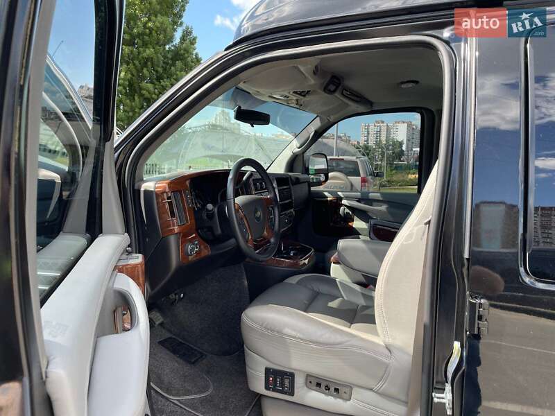 Минивэн Chevrolet Express 2011 в Киеве
