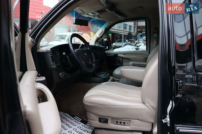 Мінівен Chevrolet Express 2014 в Львові