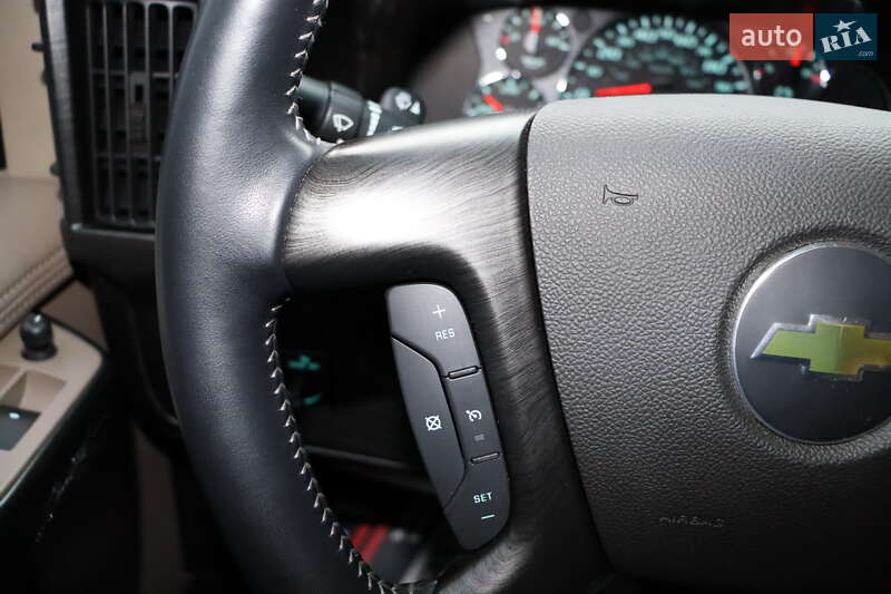 Мінівен Chevrolet Express 2014 в Львові