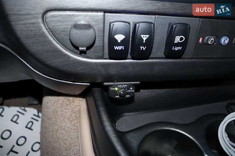 Мінівен Chevrolet Express 2014 в Львові