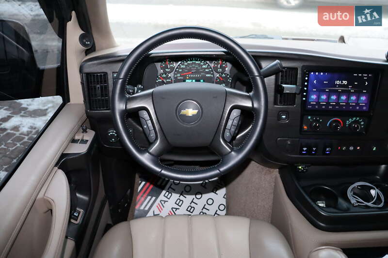 Мінівен Chevrolet Express 2014 в Львові