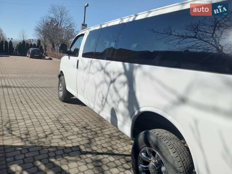 Мінівен Chevrolet Express 2017 в Долині