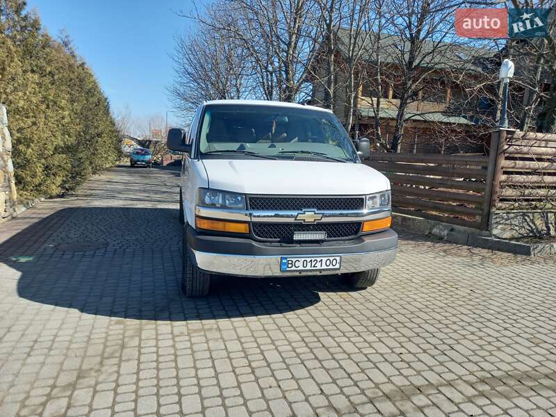 Мінівен Chevrolet Express 2017 в Долині