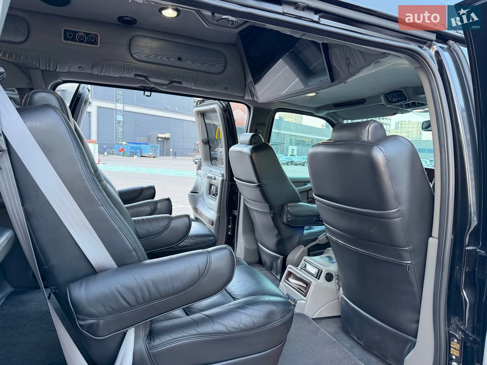 2010 Chevrolet Express - мініатюра 37