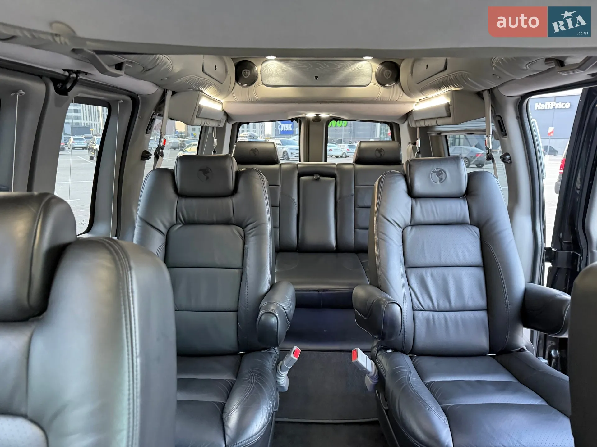 2010 Chevrolet Express - мініатюра 32