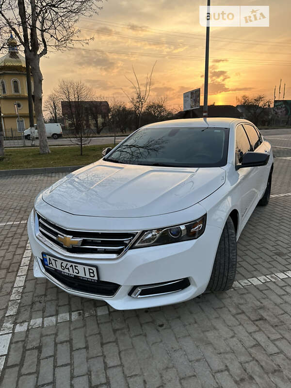 Седан Chevrolet Impala 2014 в Ивано-Франковске