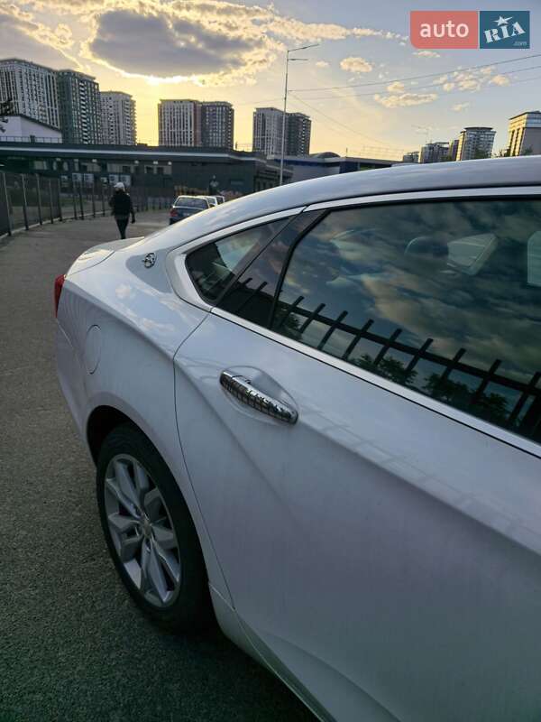 Седан Chevrolet Impala 2016 в Києві