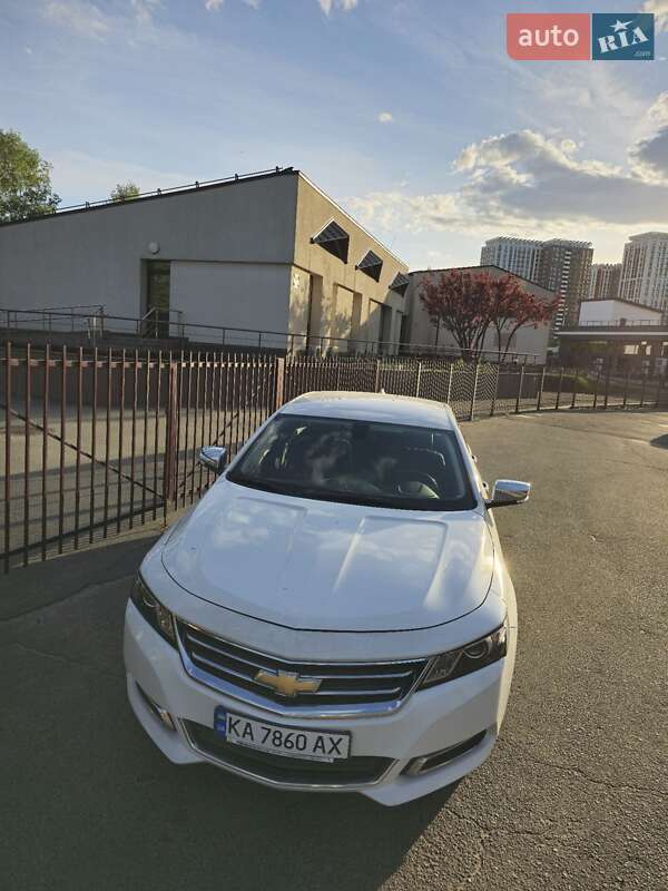 Седан Chevrolet Impala 2016 в Києві