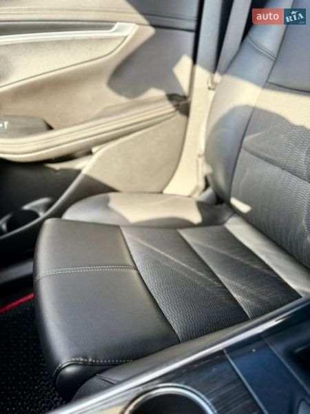 Седан Chevrolet Impala 2018 в Львове