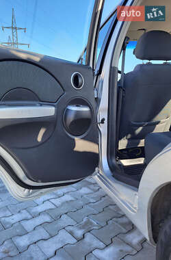 Хетчбек Chevrolet Kalos 2006 в 