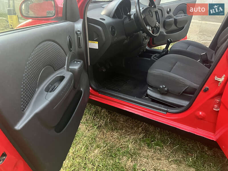 Хетчбек Chevrolet Kalos 2005 в Соломонове