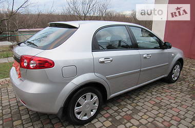 Хетчбек Chevrolet Lacetti 2005 в 