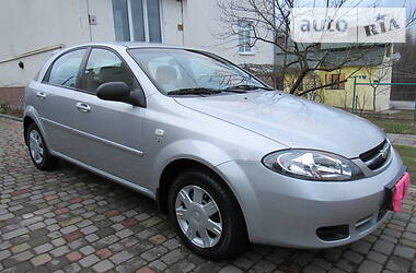 Хетчбек Chevrolet Lacetti 2005 в 
