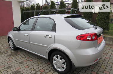Хетчбек Chevrolet Lacetti 2005 в 