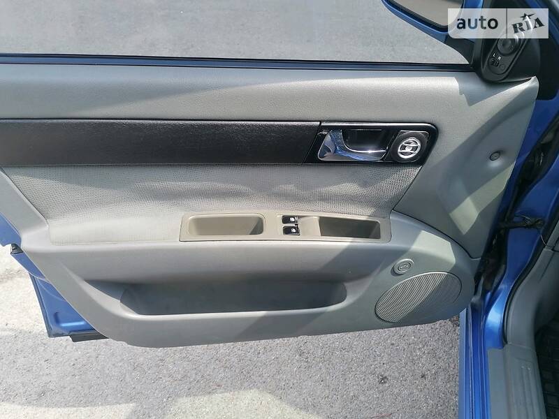 Седан Chevrolet Lacetti 2004 в Чернігові