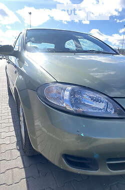 Хэтчбек Chevrolet Lacetti 2005 в Киеве