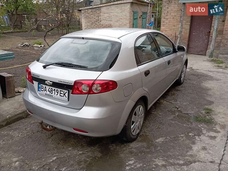 Хетчбек Chevrolet Lacetti 2004 в Кропивницькому
