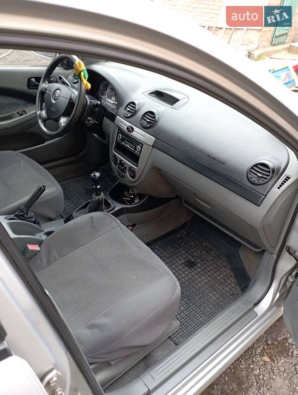Хетчбек Chevrolet Lacetti 2004 в Кропивницькому