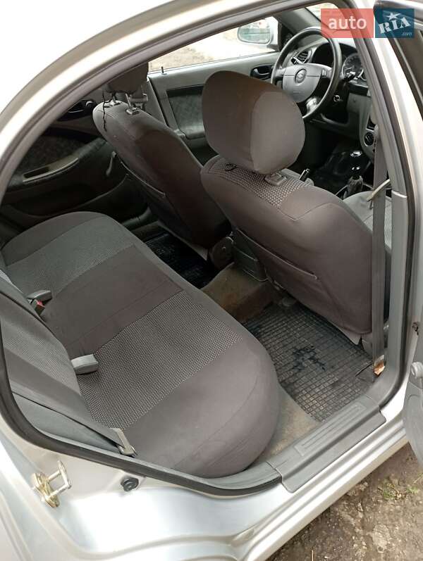 Хетчбек Chevrolet Lacetti 2004 в Кропивницькому