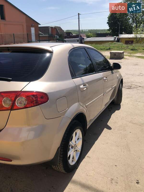 Хэтчбек Chevrolet Lacetti 2008 в Харькове